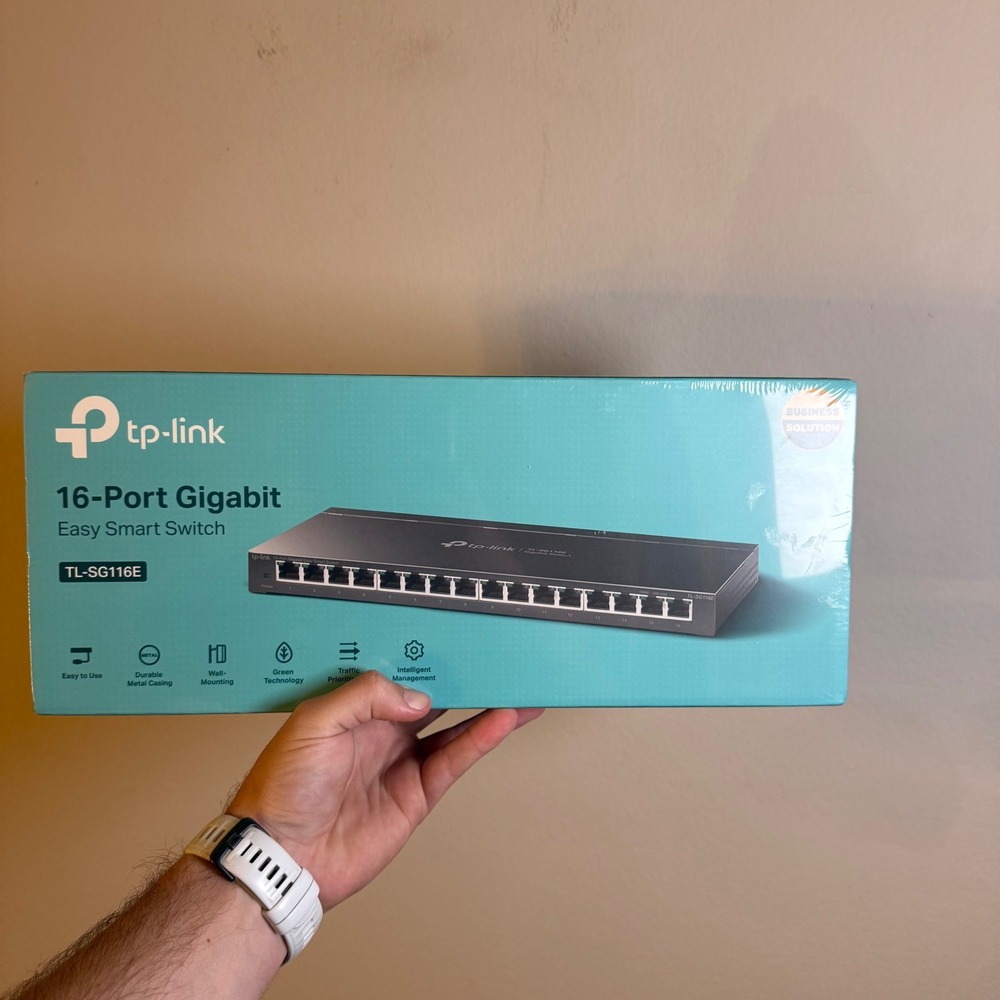TP-Link TL-SG116E 16-Port Gigabit Smart Switch Metal Casing Desktop Wallmount